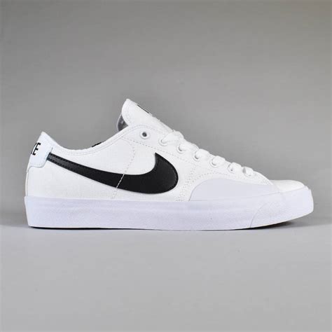 nike blazer schwarz weiß skateshop|Nike sb skate shoes.